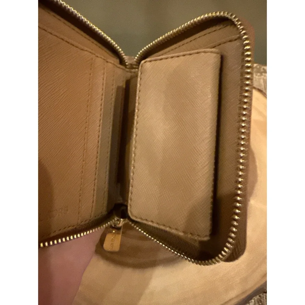 Michael Kors Jet Set Small Zip Around BiFold‎ Leather Wallet Acorn Tan